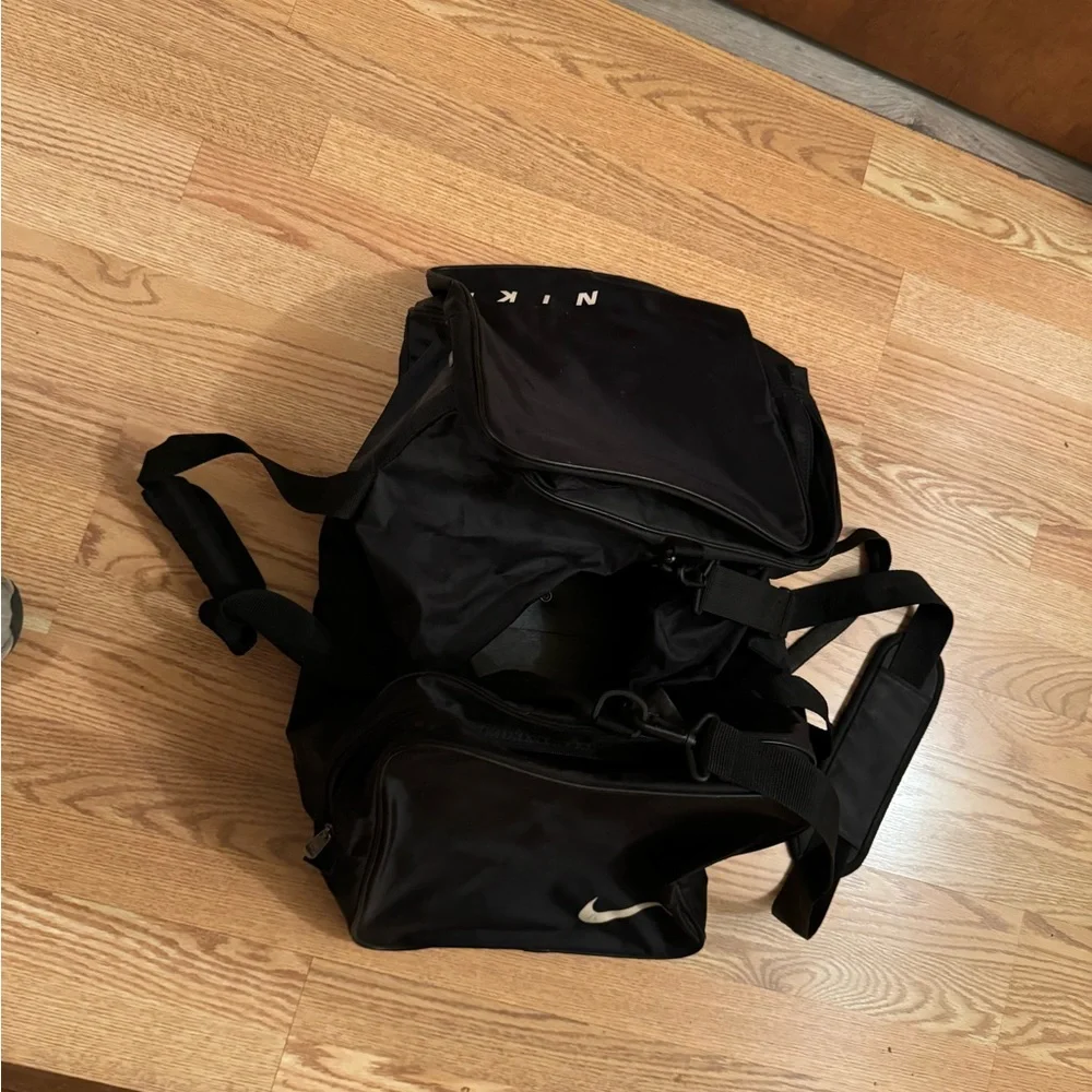 NIKE DUFFEL BAG